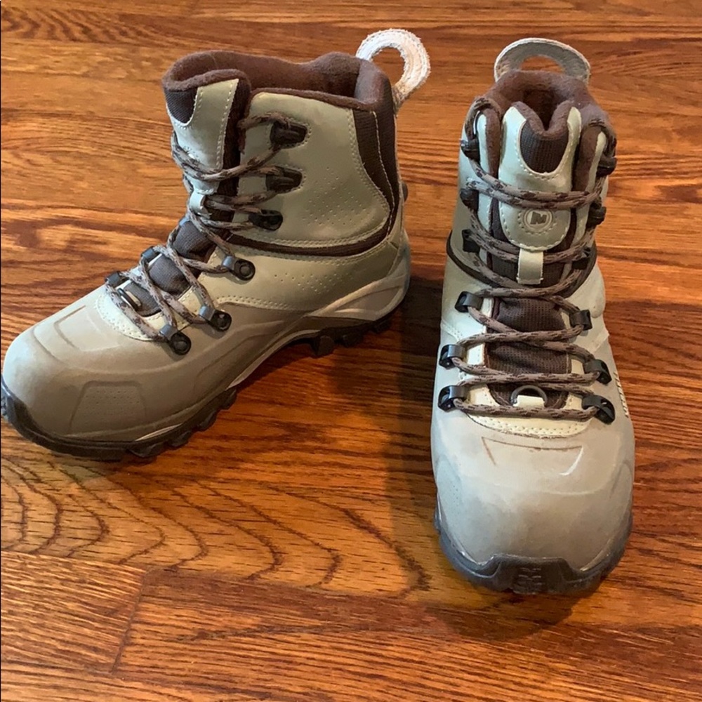 Merrell winter boots size 6